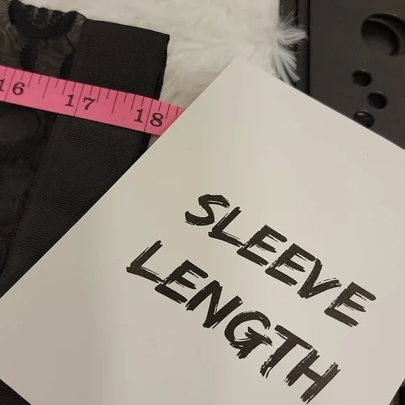 𝅺tahari Arthur S Levine polyester mesh open black blazer with circle design - Picture 10 of 13